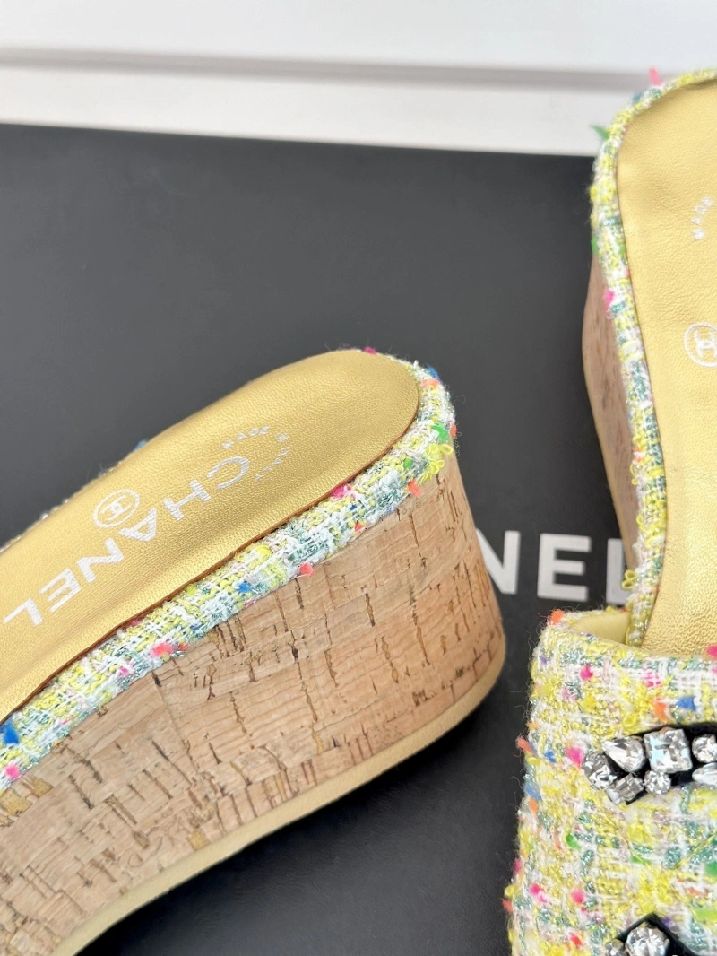 GoodFit Chxnxl Slippers 132434