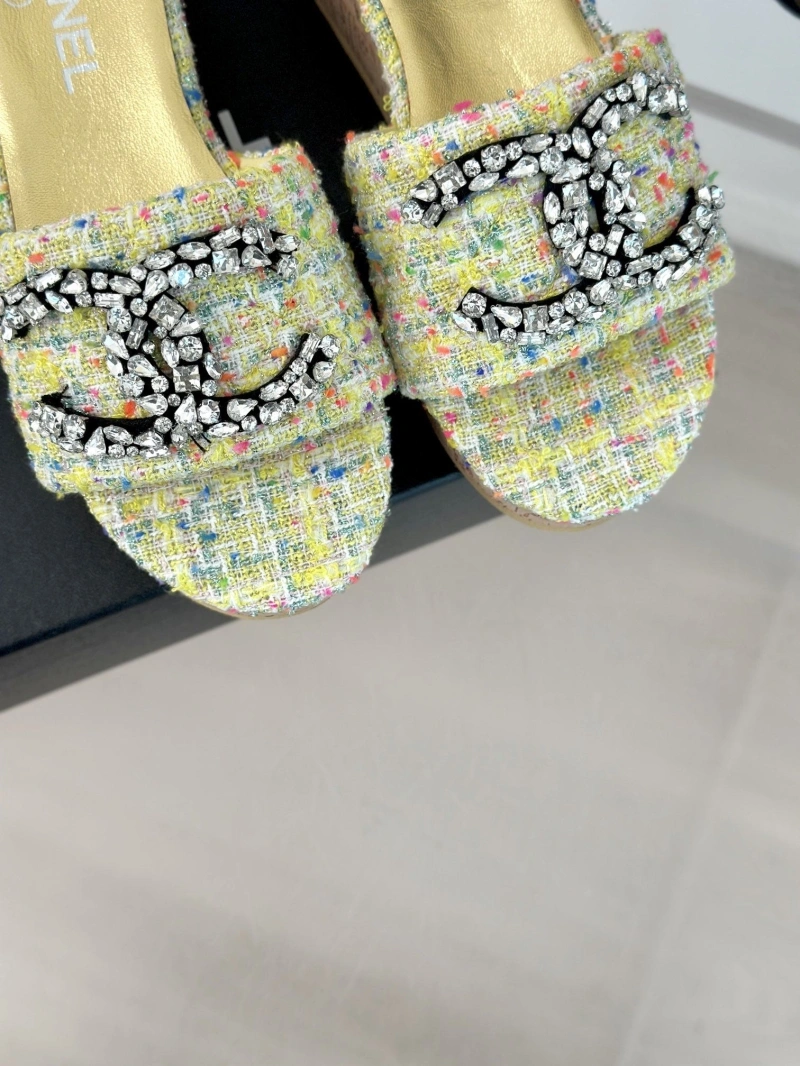 GoodFit Chxnxl Slippers 132434