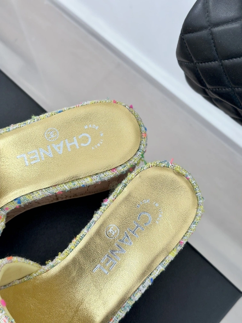 GoodFit Chxnxl Slippers 132434