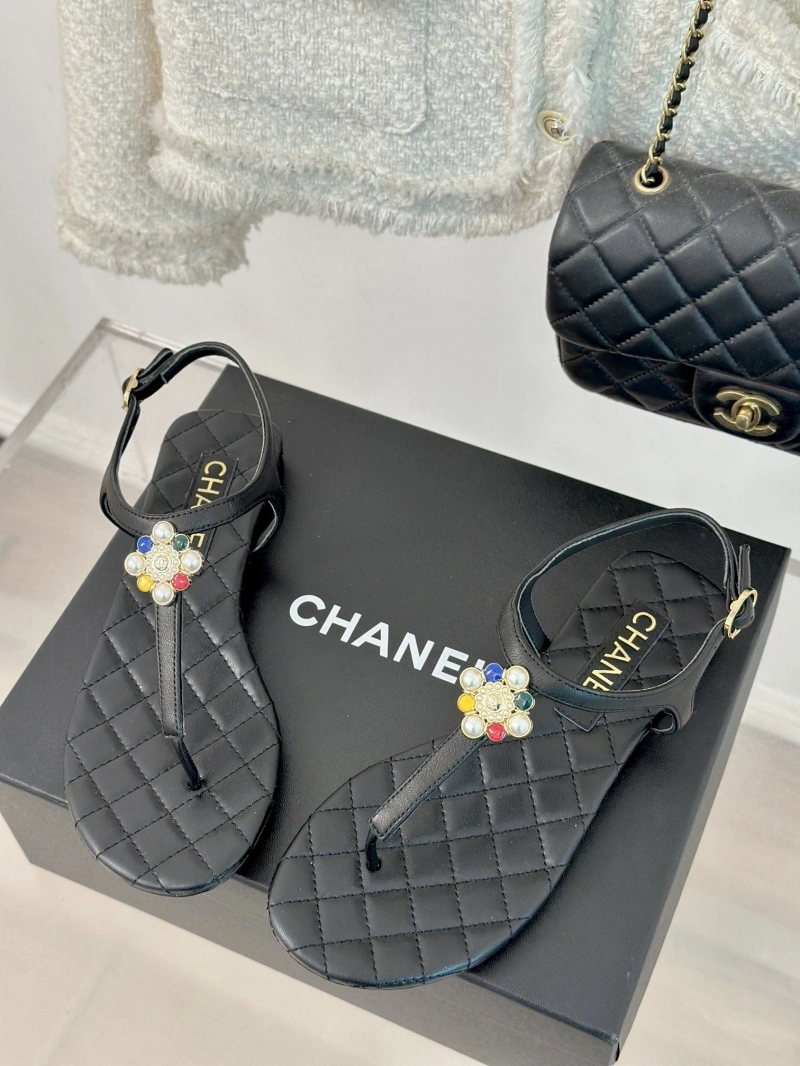 Classic Chxnxl Sandals 132657