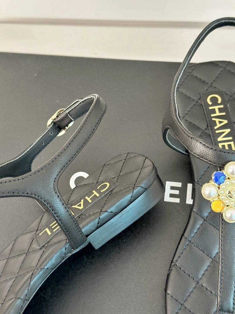 Classic Chxnxl Sandals 132657