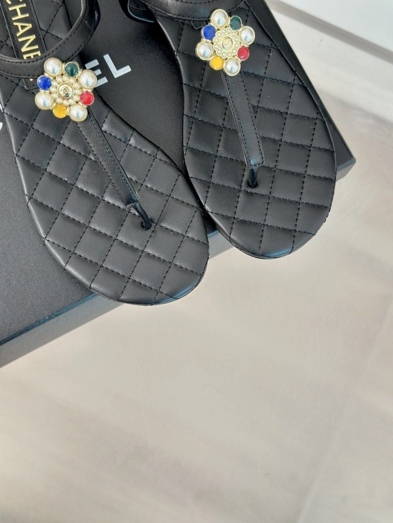 Classic Chxnxl Sandals 132657