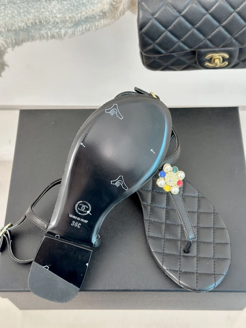 Classic Chxnxl Sandals 132657