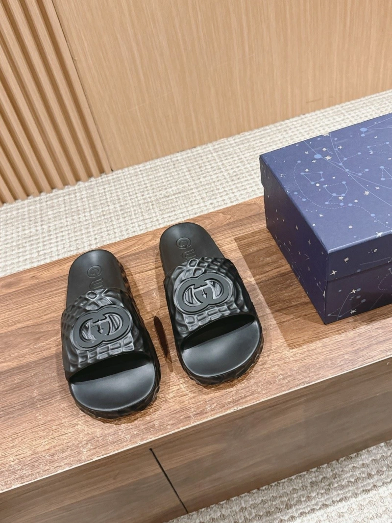 Versatile Gxccx Slippers 165386
