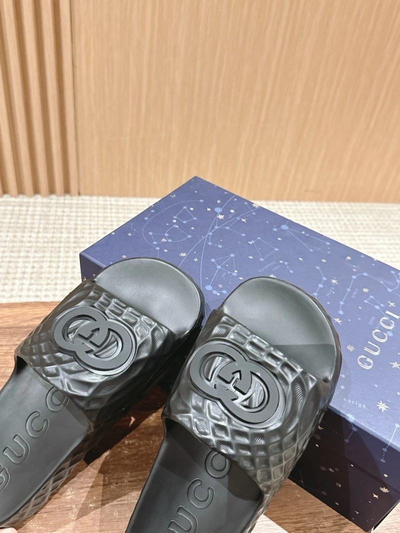 Versatile Gxccx Slippers 165386