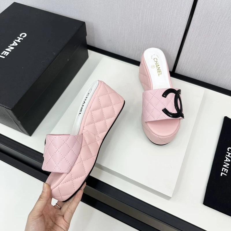 Efficient Chxnxl Slippers 132418