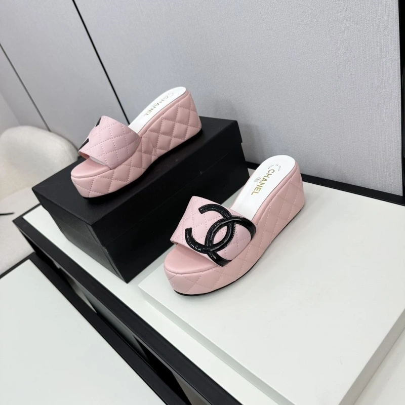 Efficient Chxnxl Slippers 132418