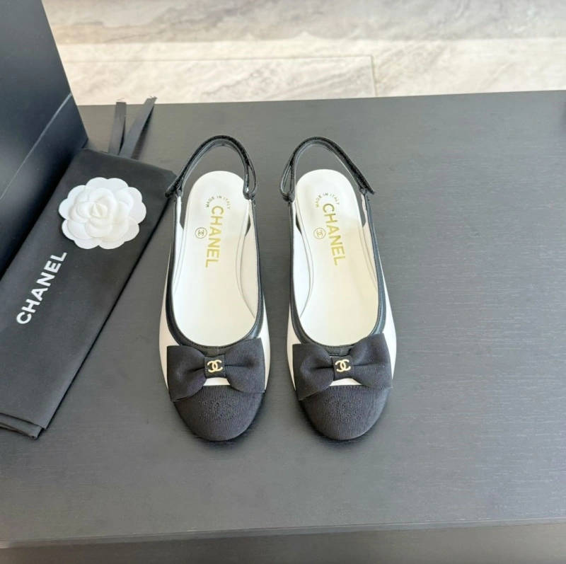 Resilient Chxnxl Flat Shoes 133095