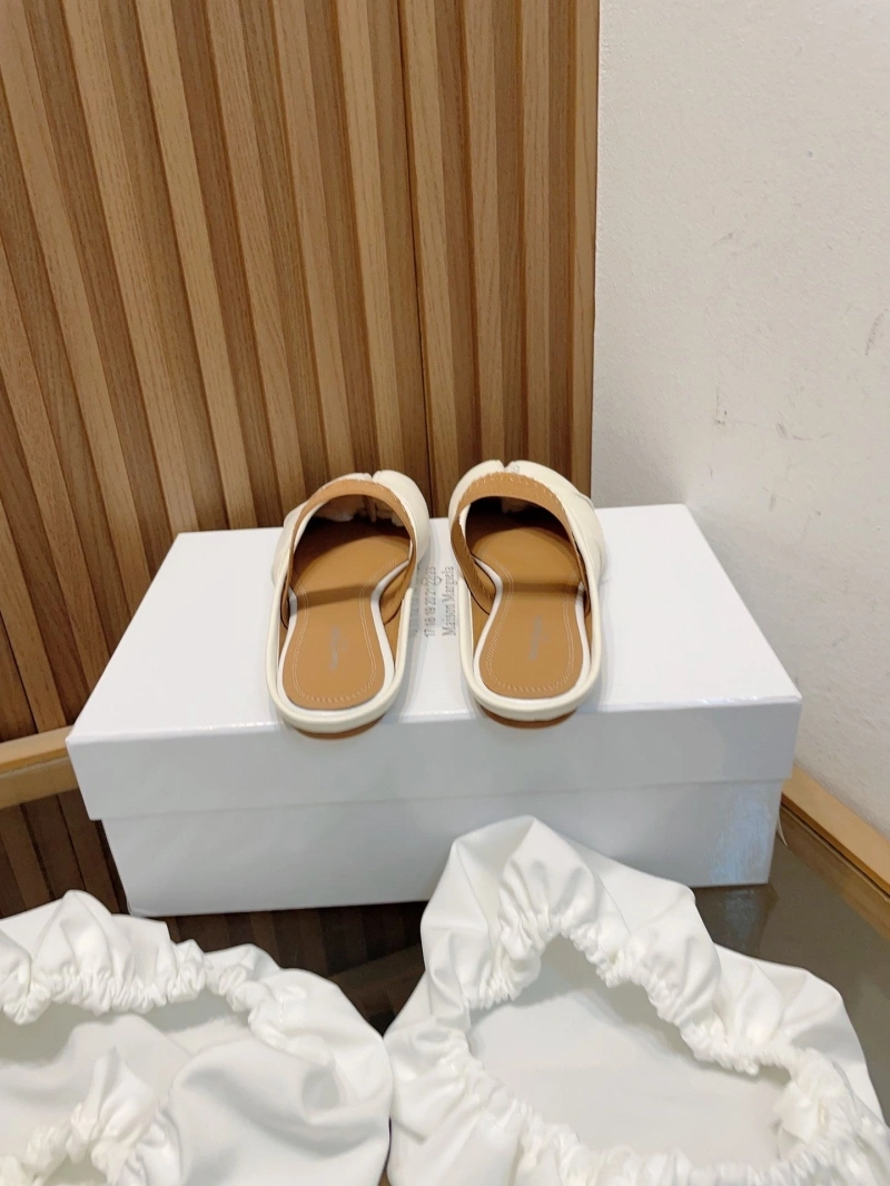 Othxr Slippers ModernLook 216622