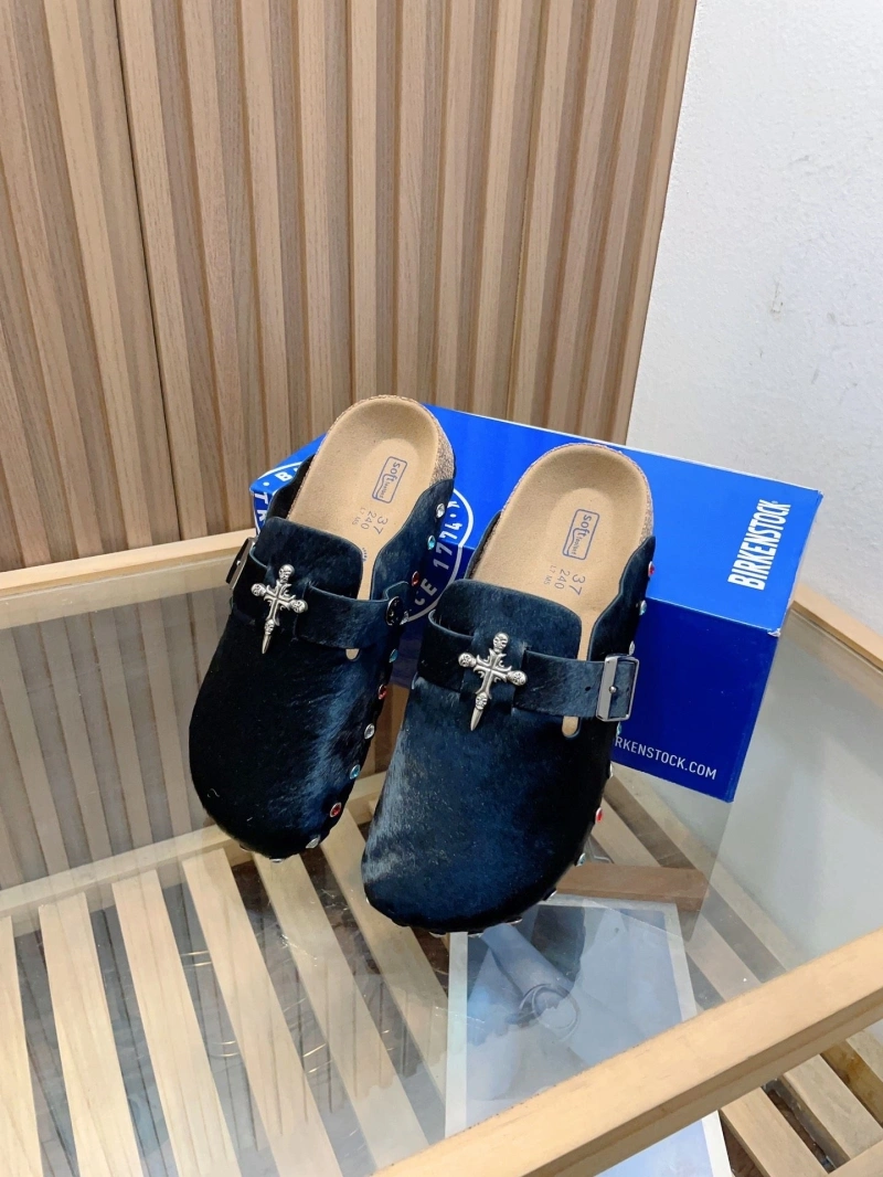 WellDesigned Othxr Slippers 216602