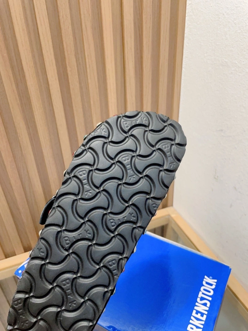 WellDesigned Othxr Slippers 216602