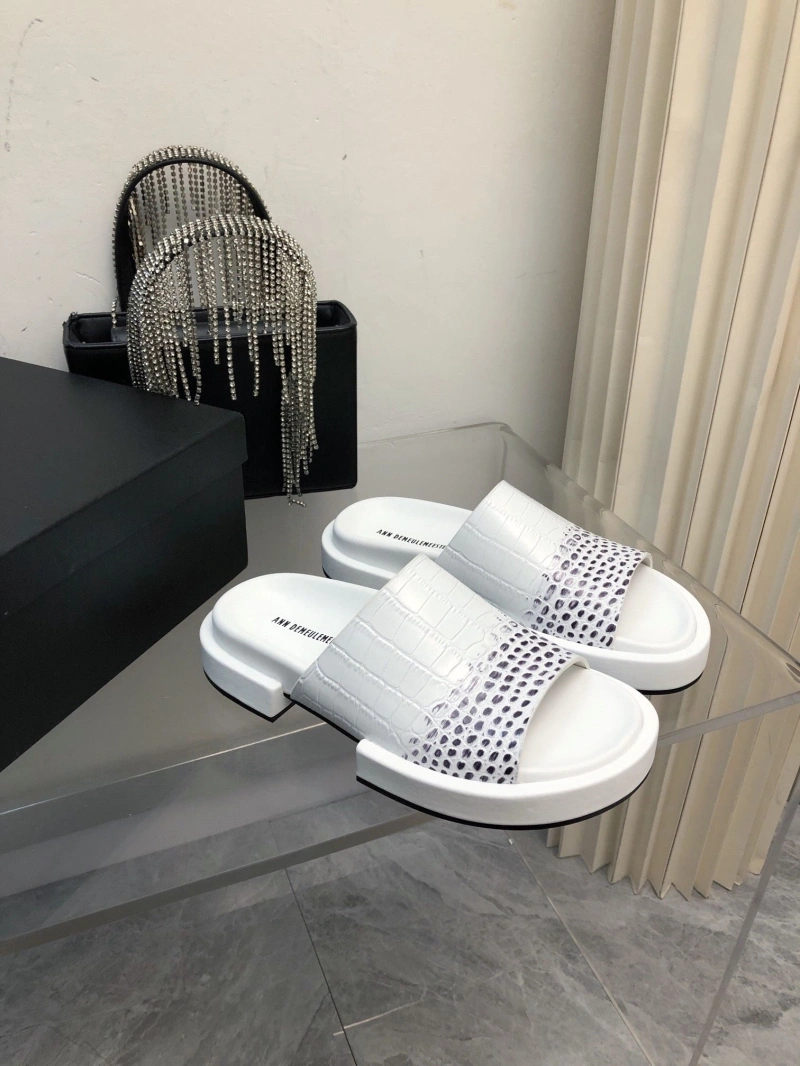 Trendy Othxr Slippers 216596