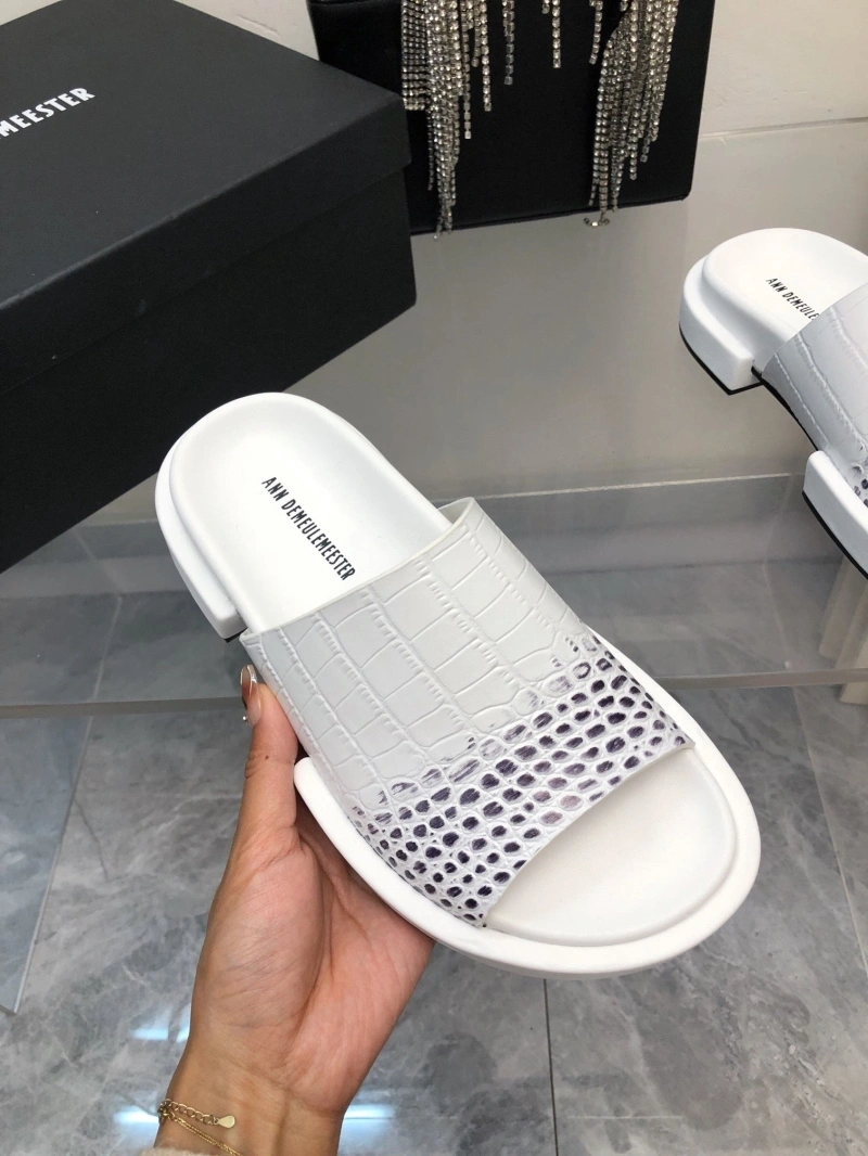 Trendy Othxr Slippers 216596