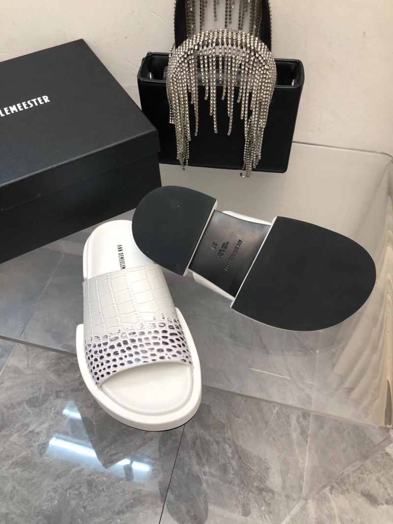 Trendy Othxr Slippers 216596