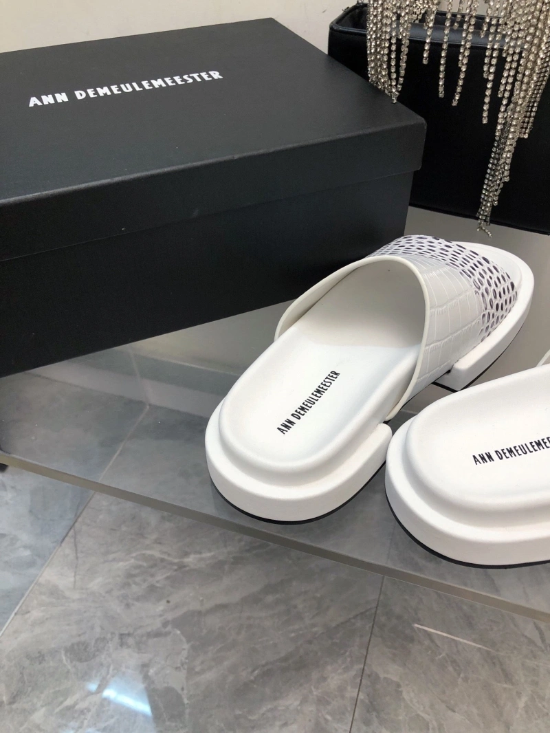 Trendy Othxr Slippers 216596