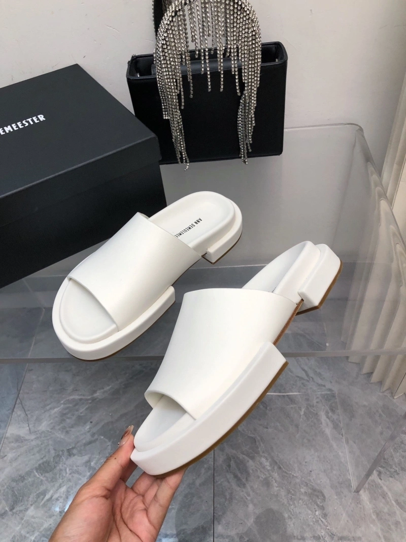 DailyWear Othxr Slippers 216613