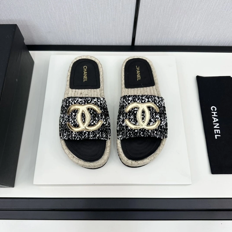 Trendy Chxnxl Slippers 132468