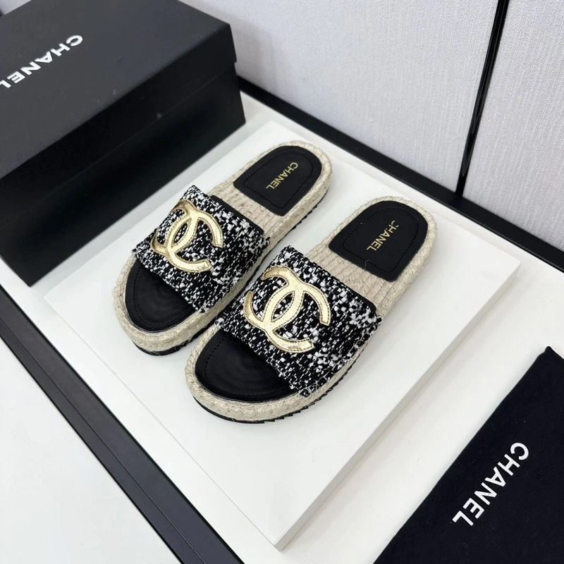 Trendy Chxnxl Slippers 132468