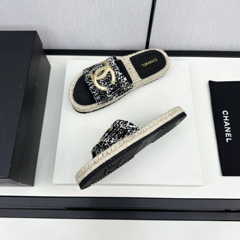 Trendy Chxnxl Slippers 132468
