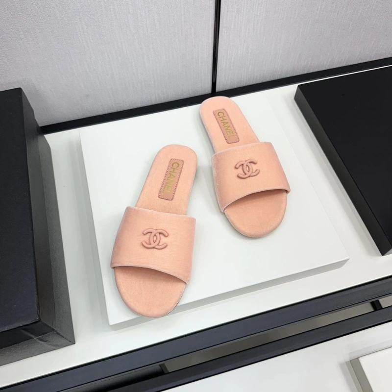 Classic Chxnxl Slippers 132457