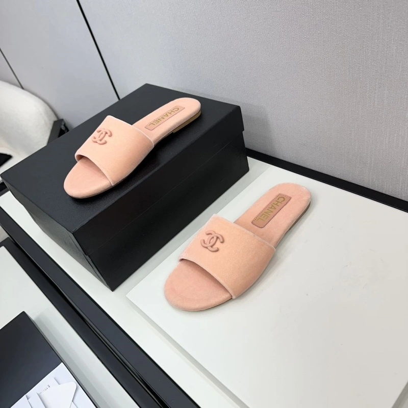 Classic Chxnxl Slippers 132457