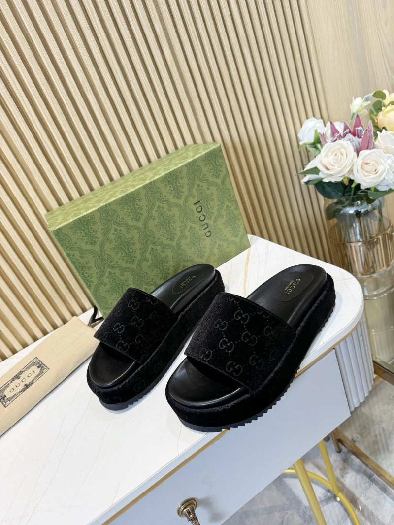 Vibrant Gxccx Slippers 165360