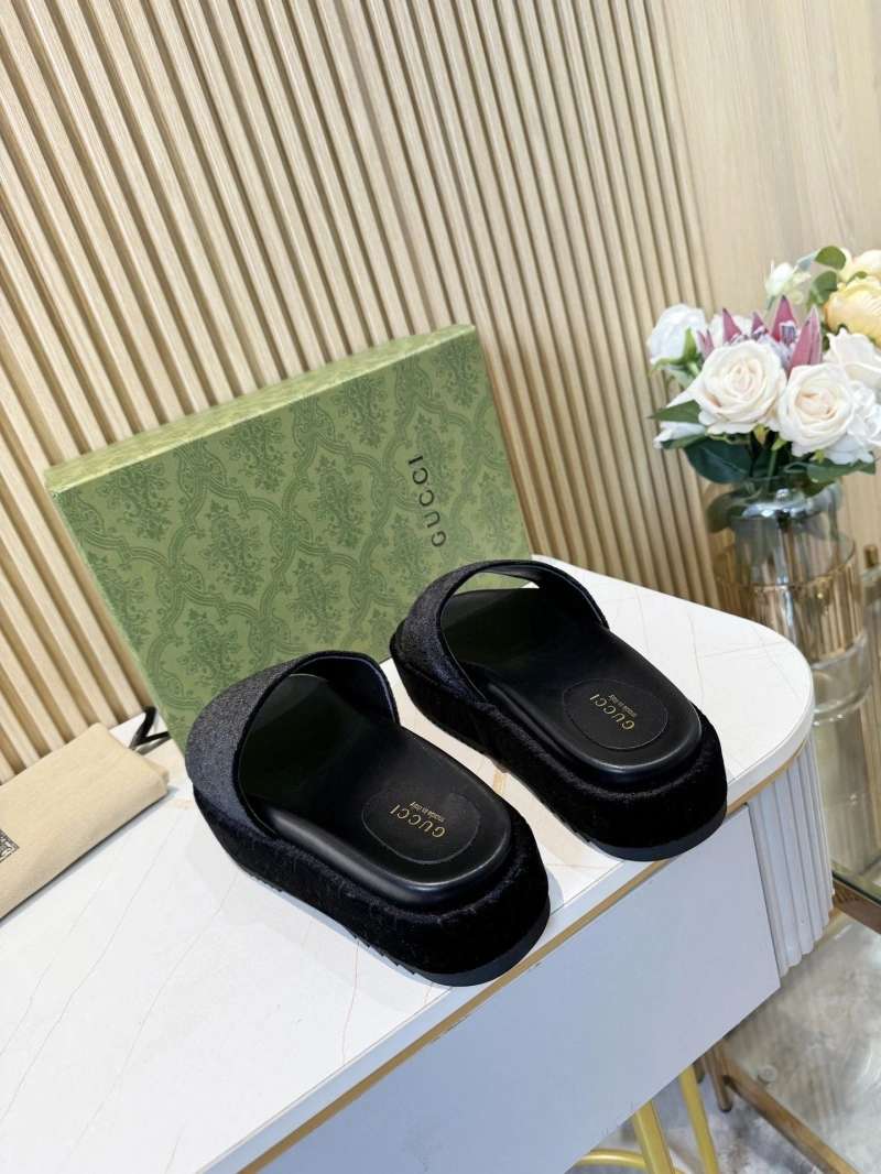 Vibrant Gxccx Slippers 165360