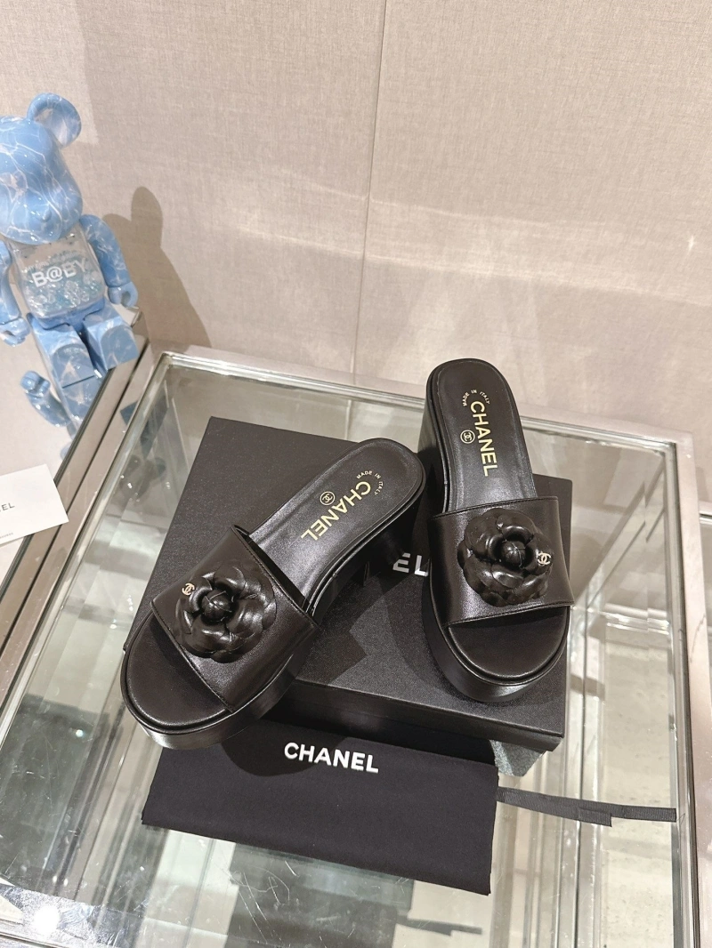 Minimalist Chxnxl Slippers 132410