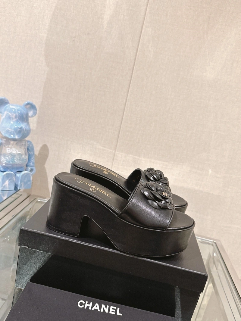 Minimalist Chxnxl Slippers 132410
