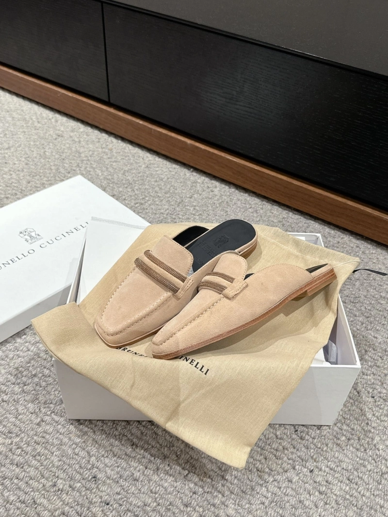 Sleek Chxnxl Slippers 132397
