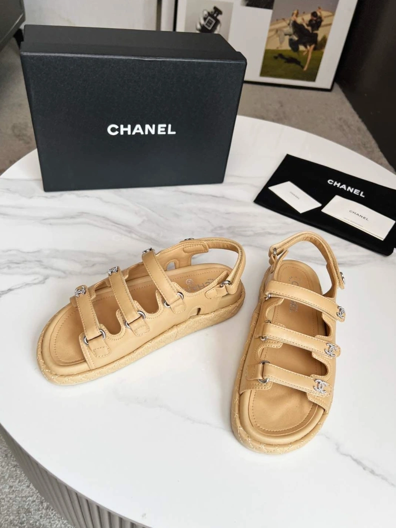 Versatile Chxnxl Sandals 119308