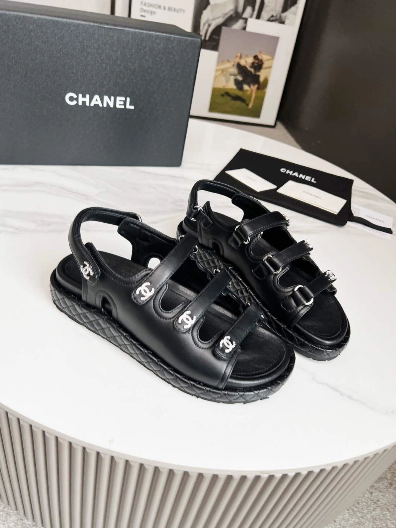 Compact Chxnxl Sandals 119301