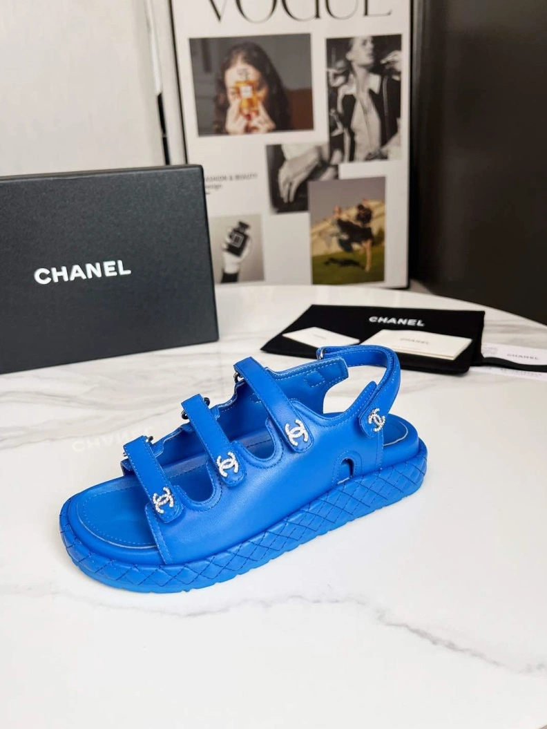 Versatile Chxnxl Sandals 119300