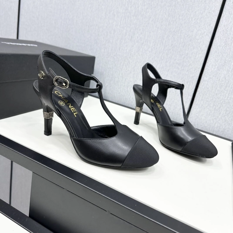 WellDesigned Chxnxl Sandals 119299