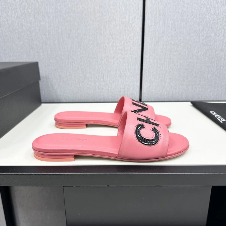 Stylish Chxnxl Slippers 119068