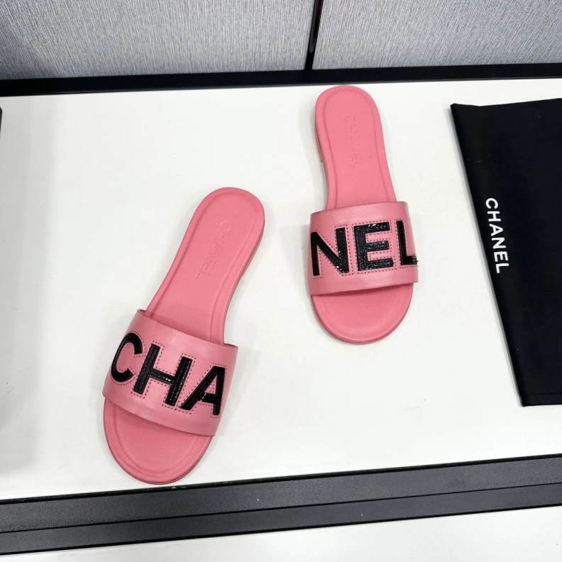 Stylish Chxnxl Slippers 119068