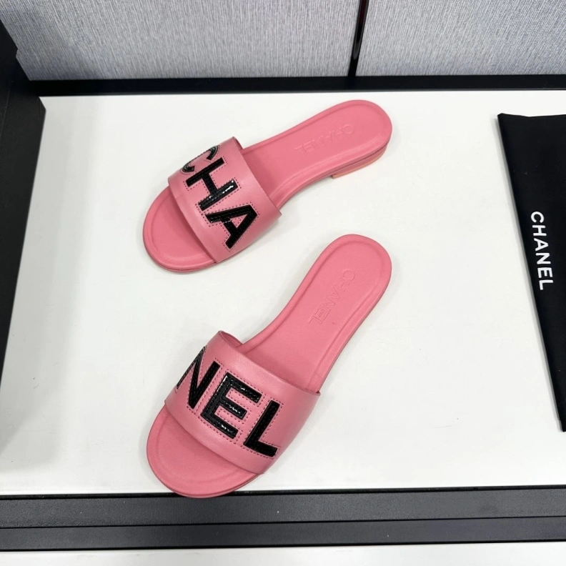 Stylish Chxnxl Slippers 119068