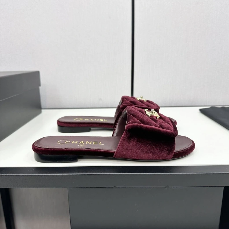 Comfortable Chxnxl Slippers 119061