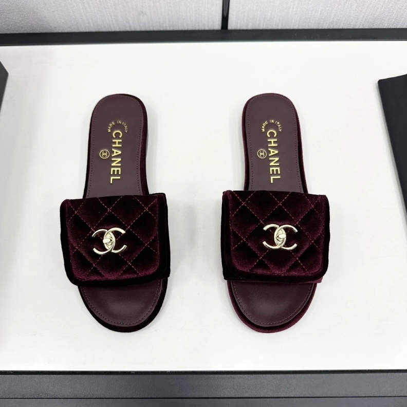 Comfortable Chxnxl Slippers 119061