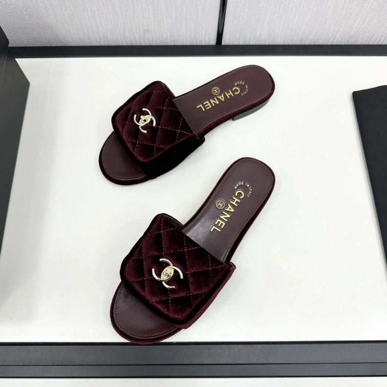 Comfortable Chxnxl Slippers 119061