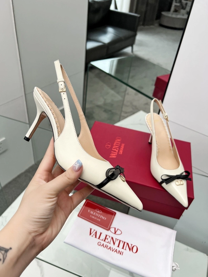 Bold Vxlxntino Sandals 229473