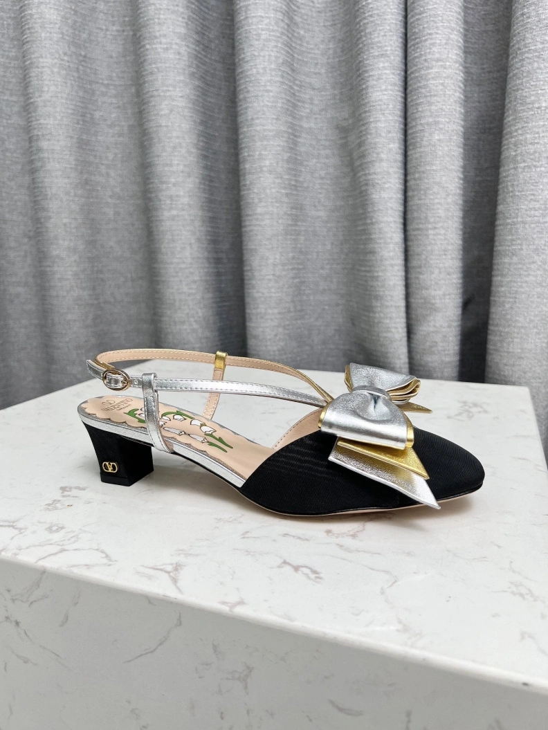 Durable Vxlxntino Sandals 229472