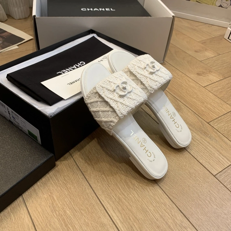 Classic Chxnxl Slippers 119076