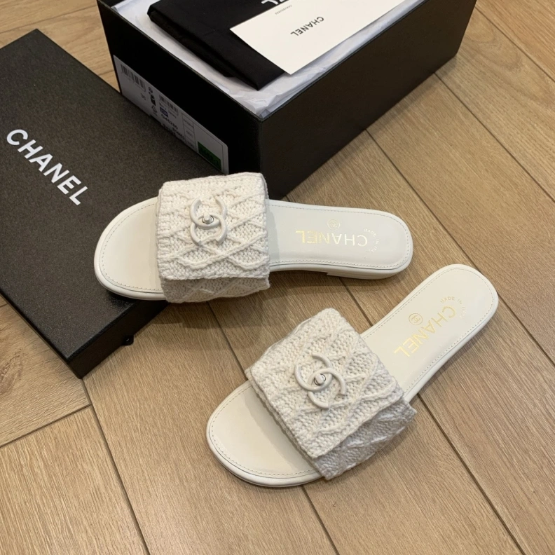 Classic Chxnxl Slippers 119076
