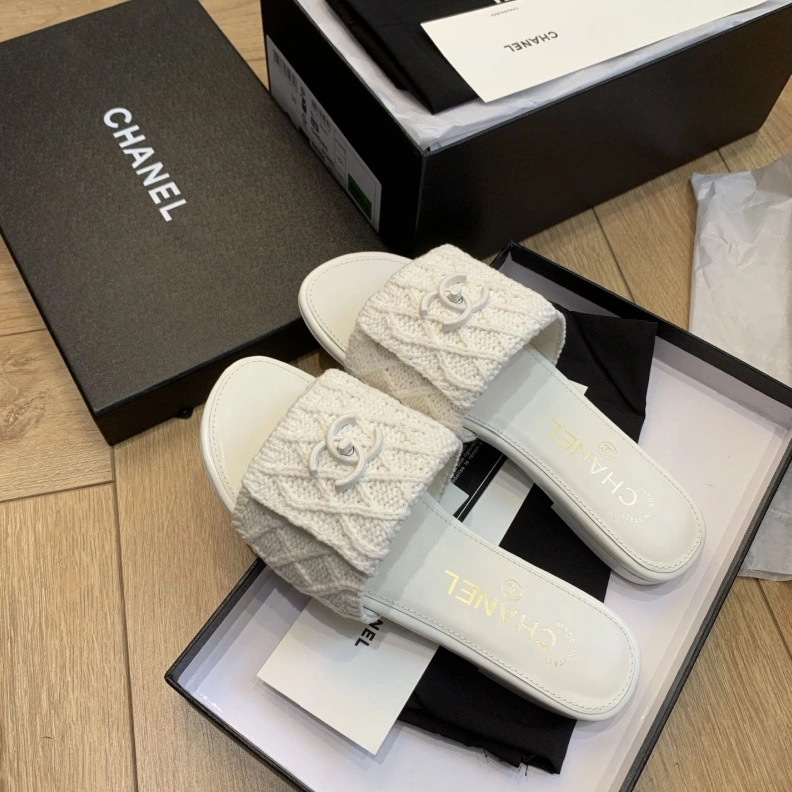 Classic Chxnxl Slippers 119076