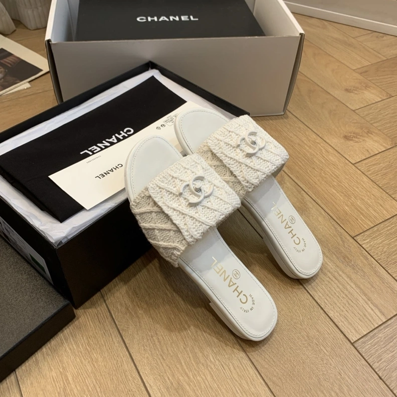 Classic Chxnxl Slippers 119076