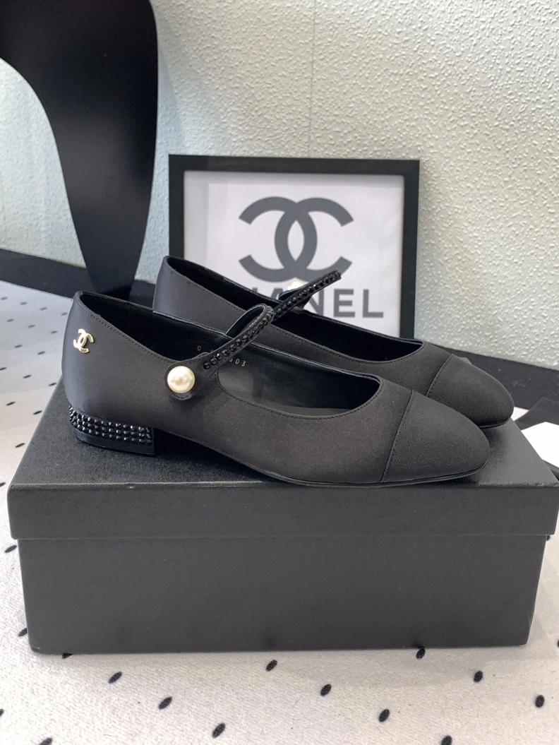 Unique Chxnxl Flat Shoes 119522