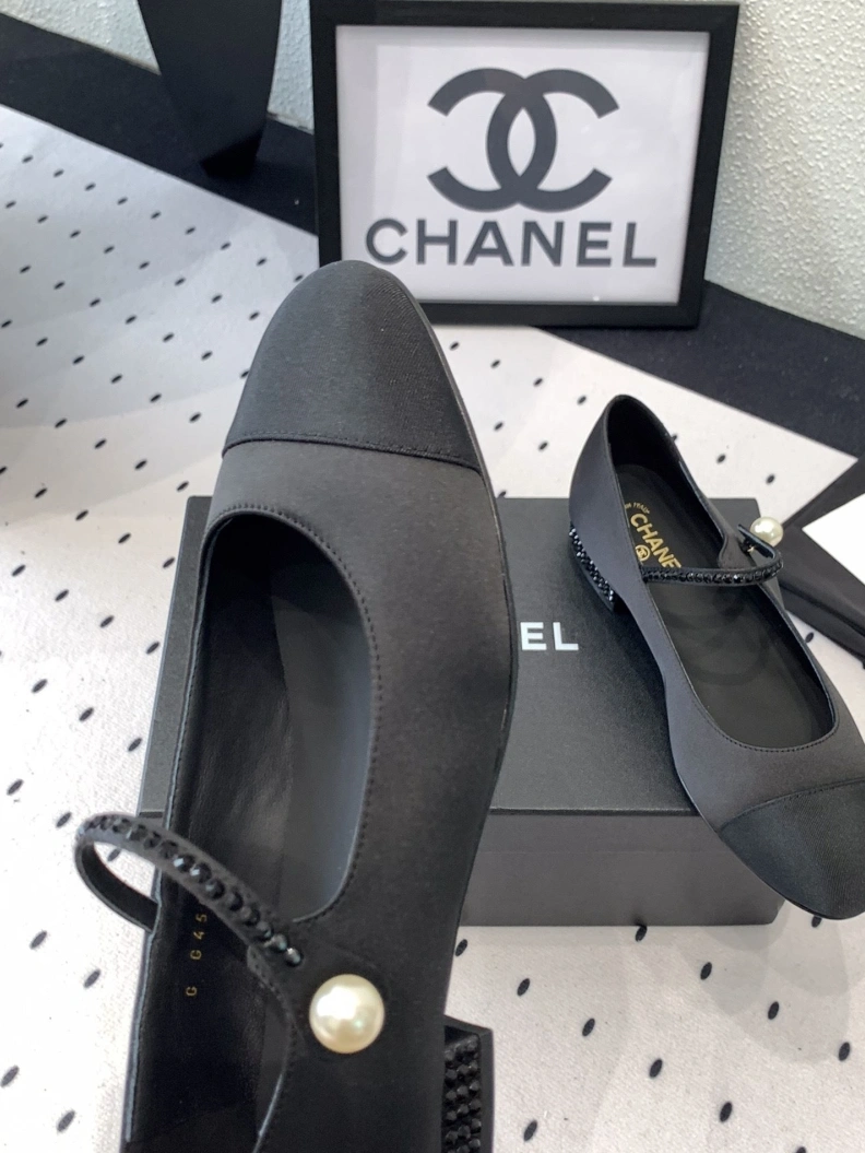 Unique Chxnxl Flat Shoes 119522