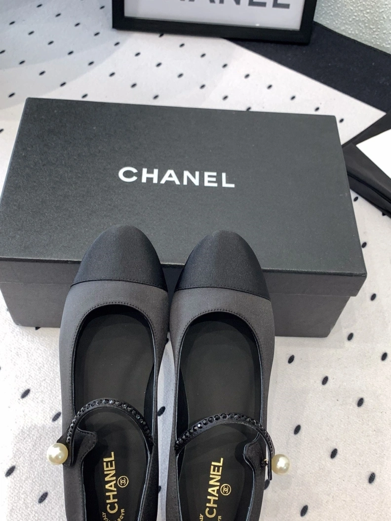 Unique Chxnxl Flat Shoes 119522
