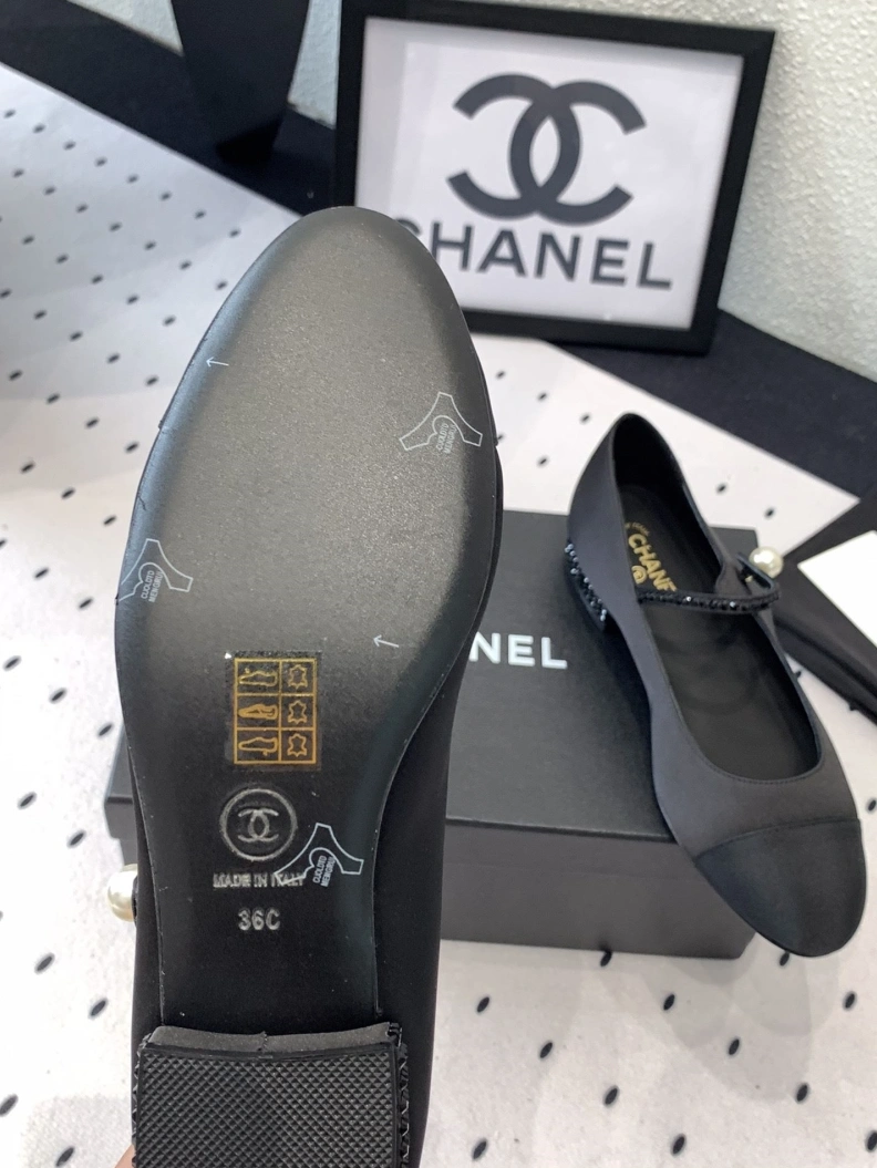 Unique Chxnxl Flat Shoes 119522